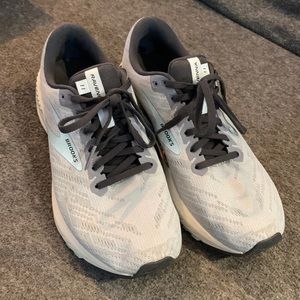 Brooks Ravenna shoes